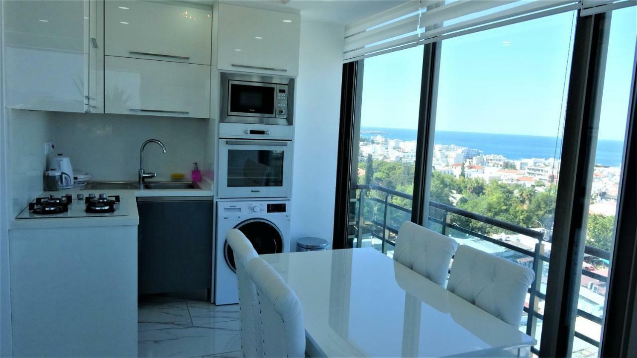 Aquamarine Luxury Residence Kyrenia  Eksteriør billede